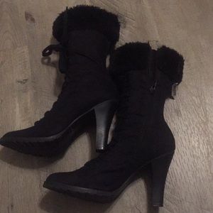 NWT fur boots. Black.